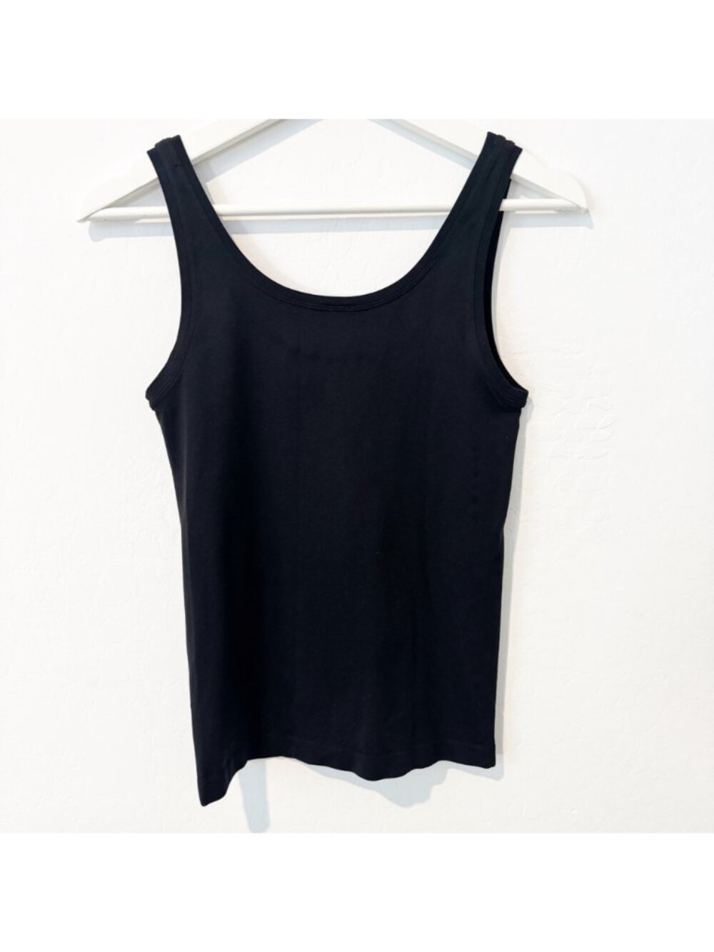 Hanro Touch Feeling Round Neck Seamless Stretch Tank Top Black Minimalist Medium - Picture 7 of 8